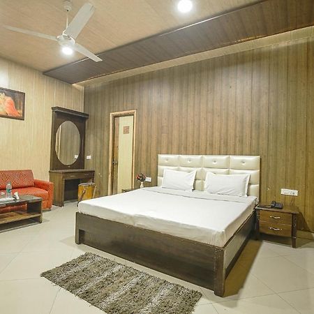 Hotel Hk Continental Amritsar Exteriör bild