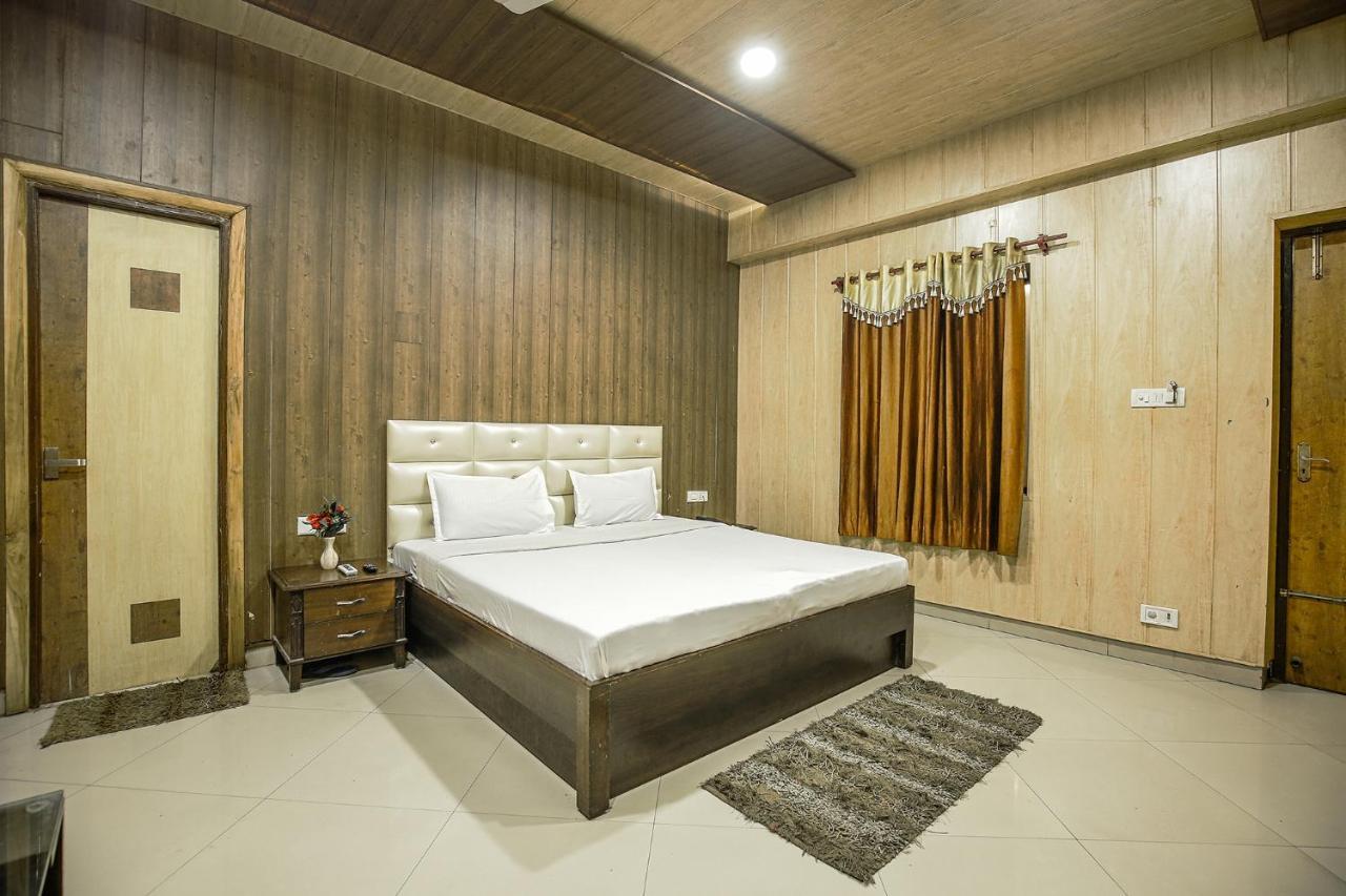 Hotel Hk Continental Amritsar Exteriör bild