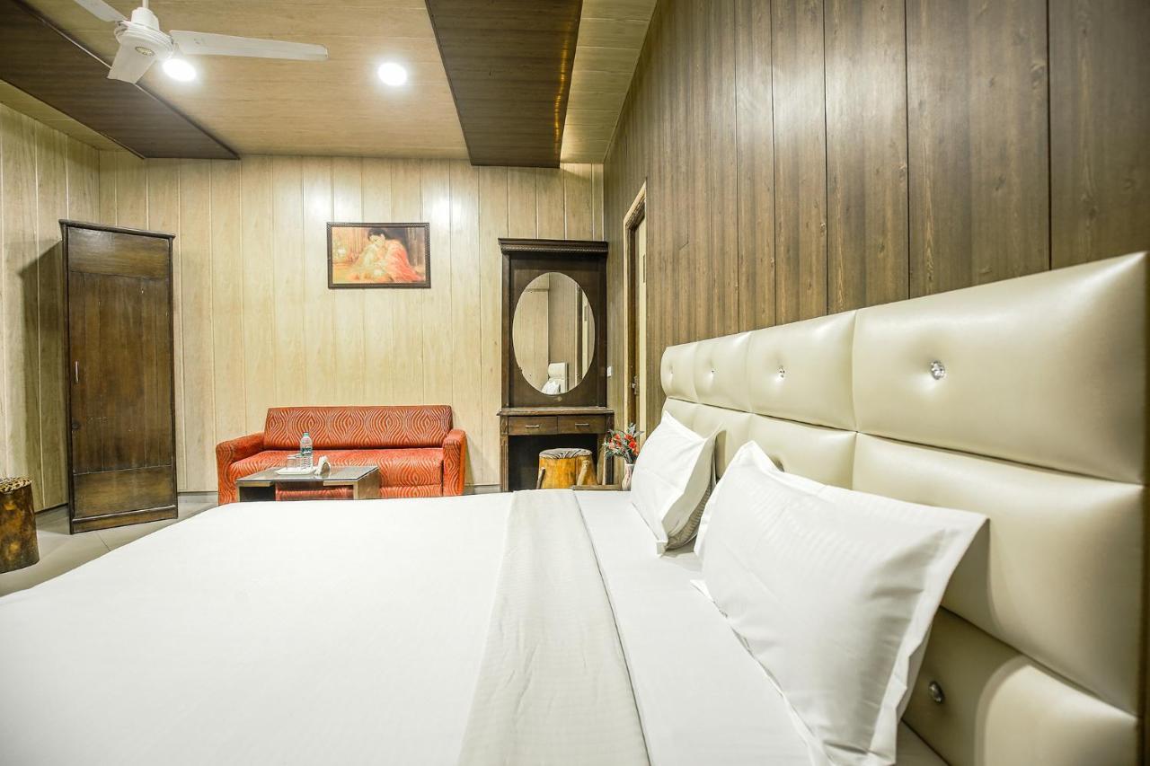 Hotel Hk Continental Amritsar Exteriör bild