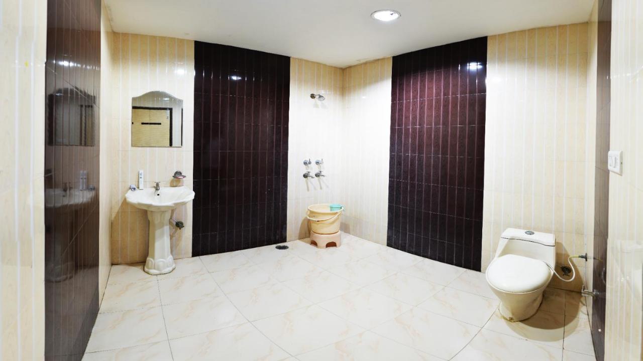 Hotel Hk Continental Amritsar Exteriör bild