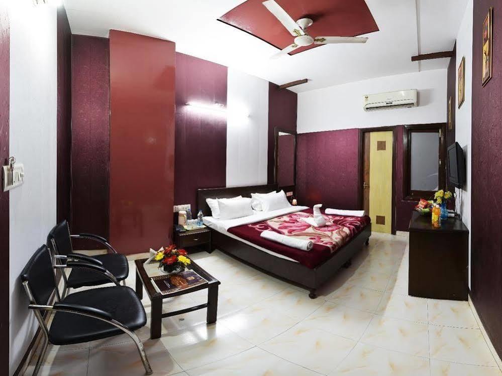 Hotel Hk Continental Amritsar Exteriör bild