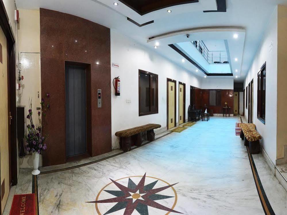 Hotel Hk Continental Amritsar Exteriör bild